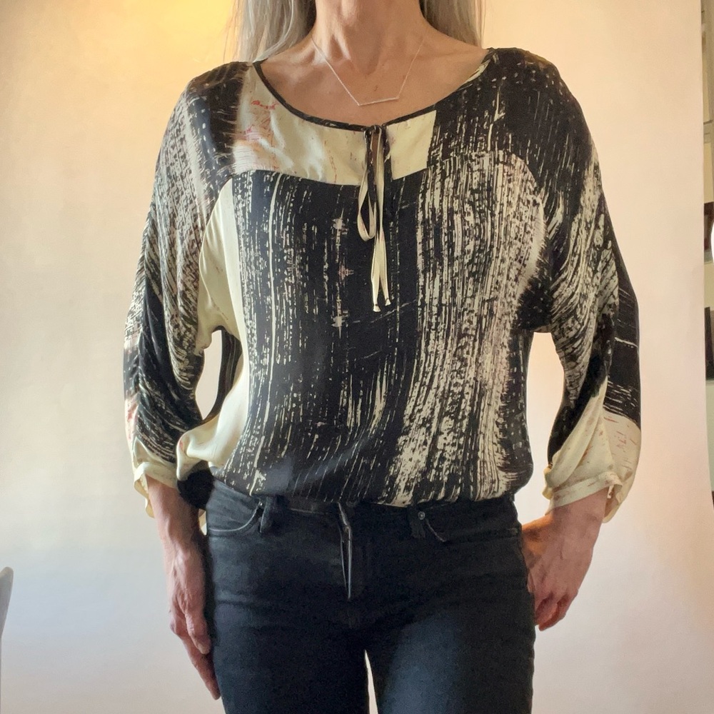 Babette silk modern Black and Cream top